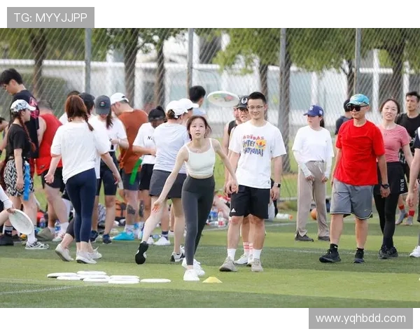 武汉飞盘队与杭州飞盘队赛后复盘分析双方状态与表现对比